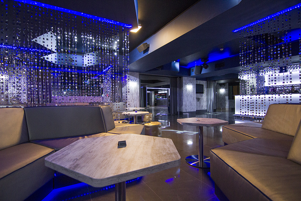 Interior photography: Music club & restaurant