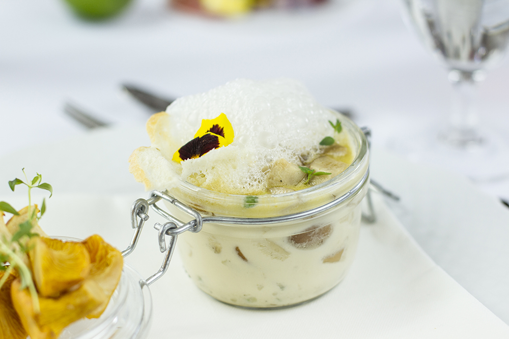 Food photography & styling: Mushroom soup